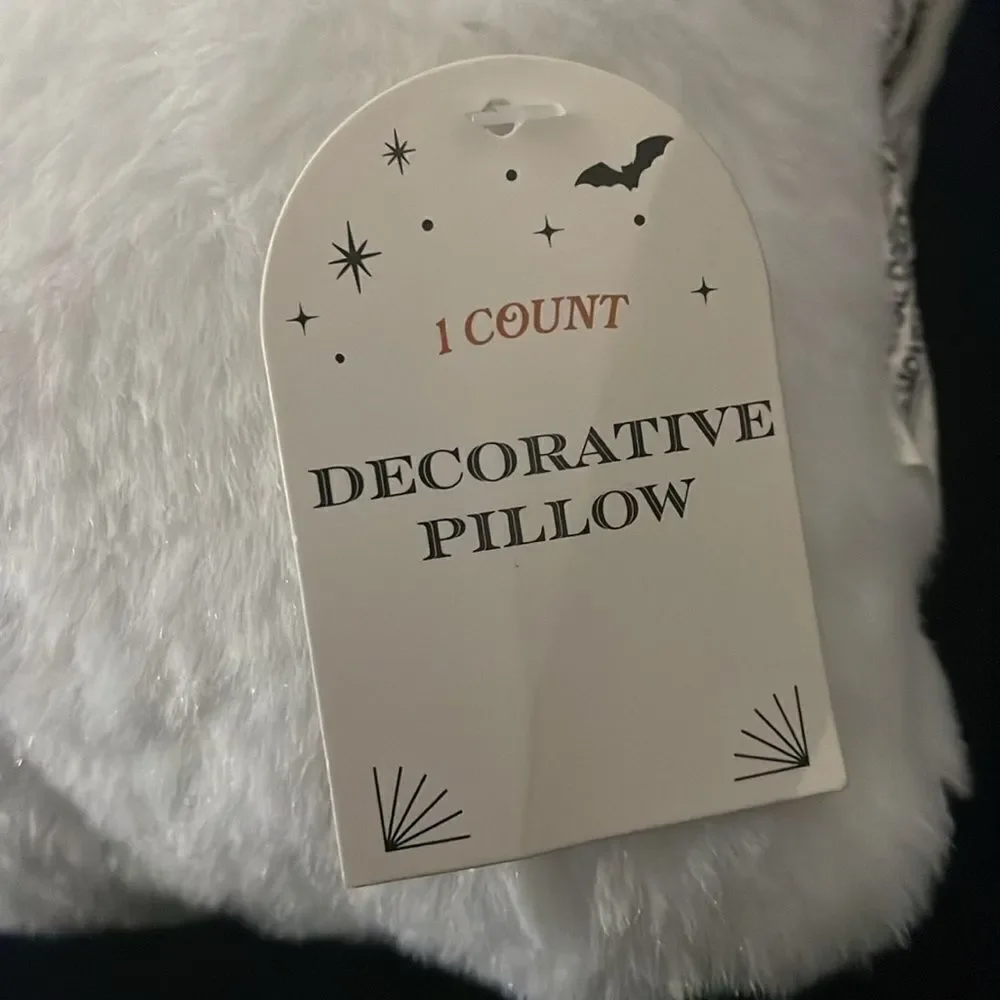 NWT Target bulleyes playground white smiley ghost Halloween decor pillow 2024